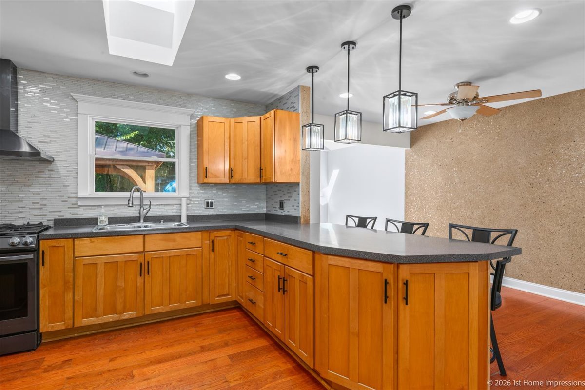 16204 Hamlin Avenue Property Photo 10