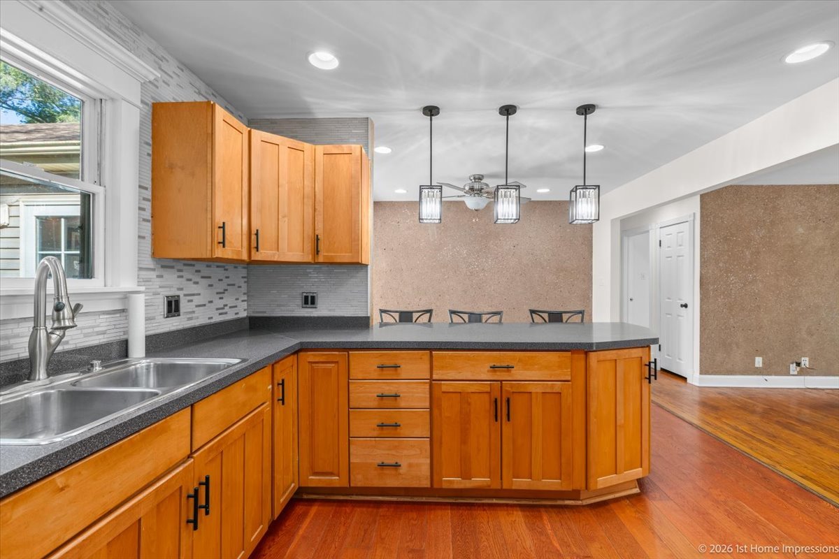 16204 Hamlin Avenue Property Photo 13