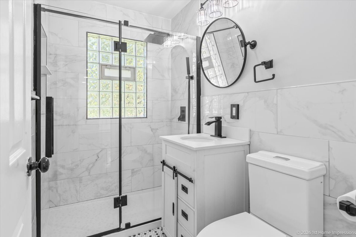 16204 Hamlin Avenue Property Photo 14