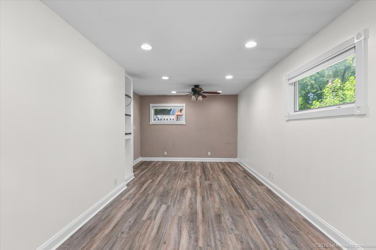 16204 Hamlin Avenue Property Photo 17