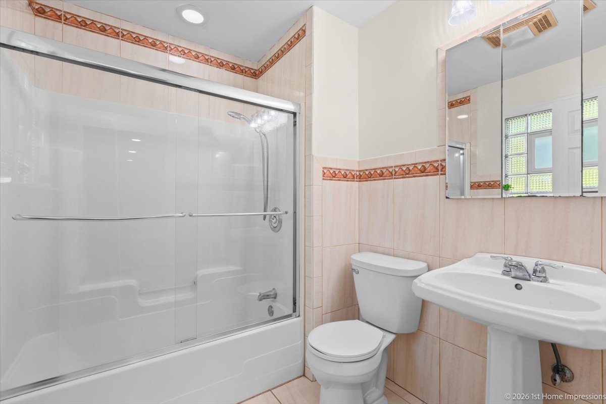 16204 Hamlin Avenue Property Photo 20