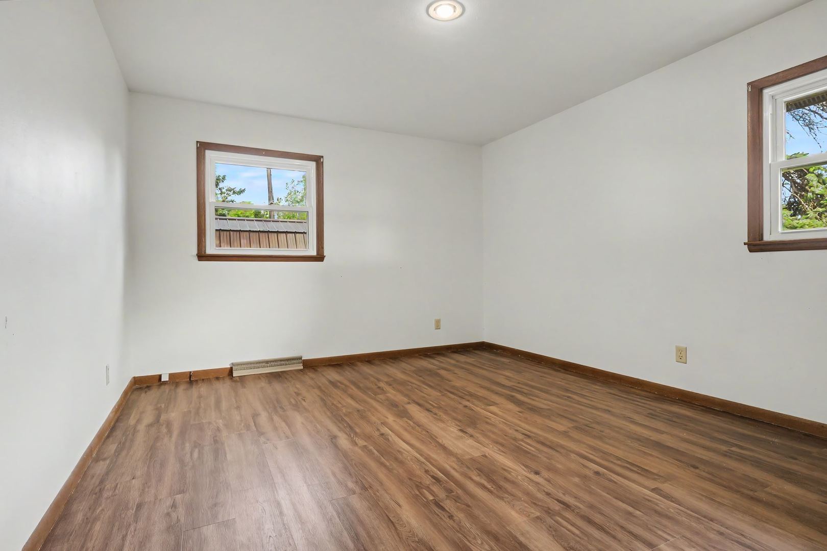 319 E Elm Street Property Photo 19