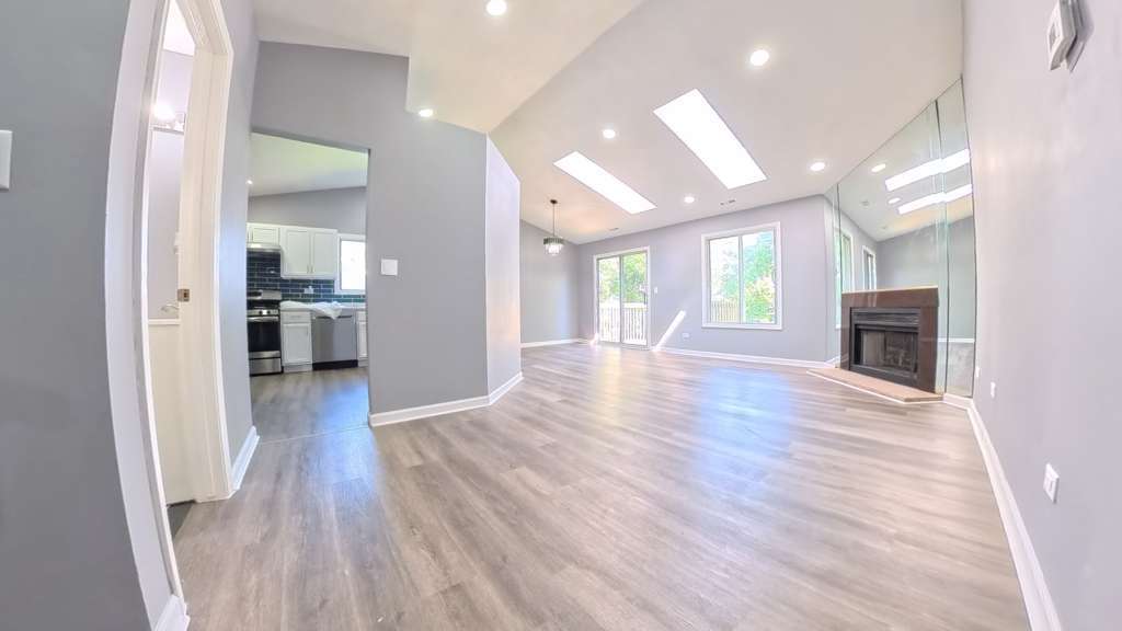 2404 Danbury Drive B2 Property Photo 2