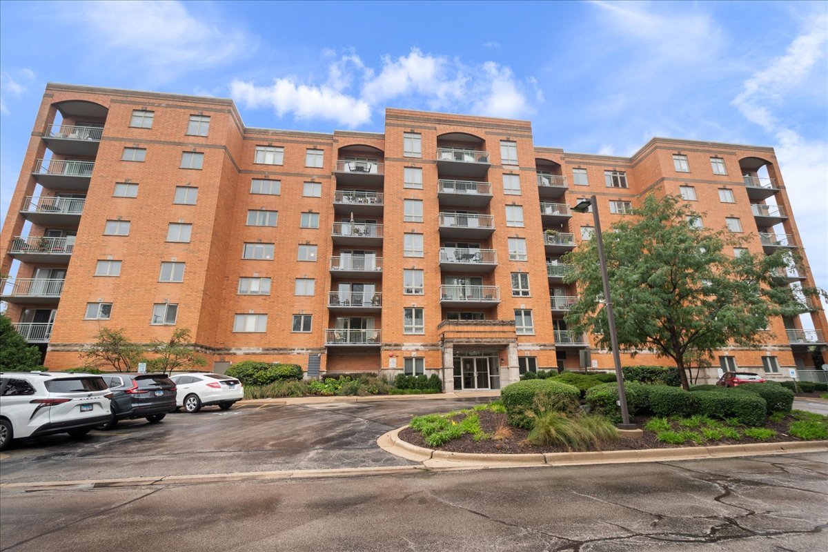 6801 N Milwaukee Avenue 402 Property Photo 1