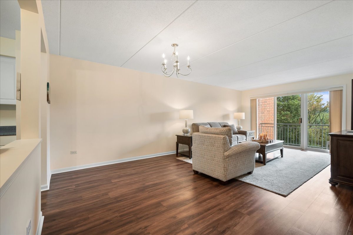 6801 N Milwaukee Avenue 402 Property Photo 7