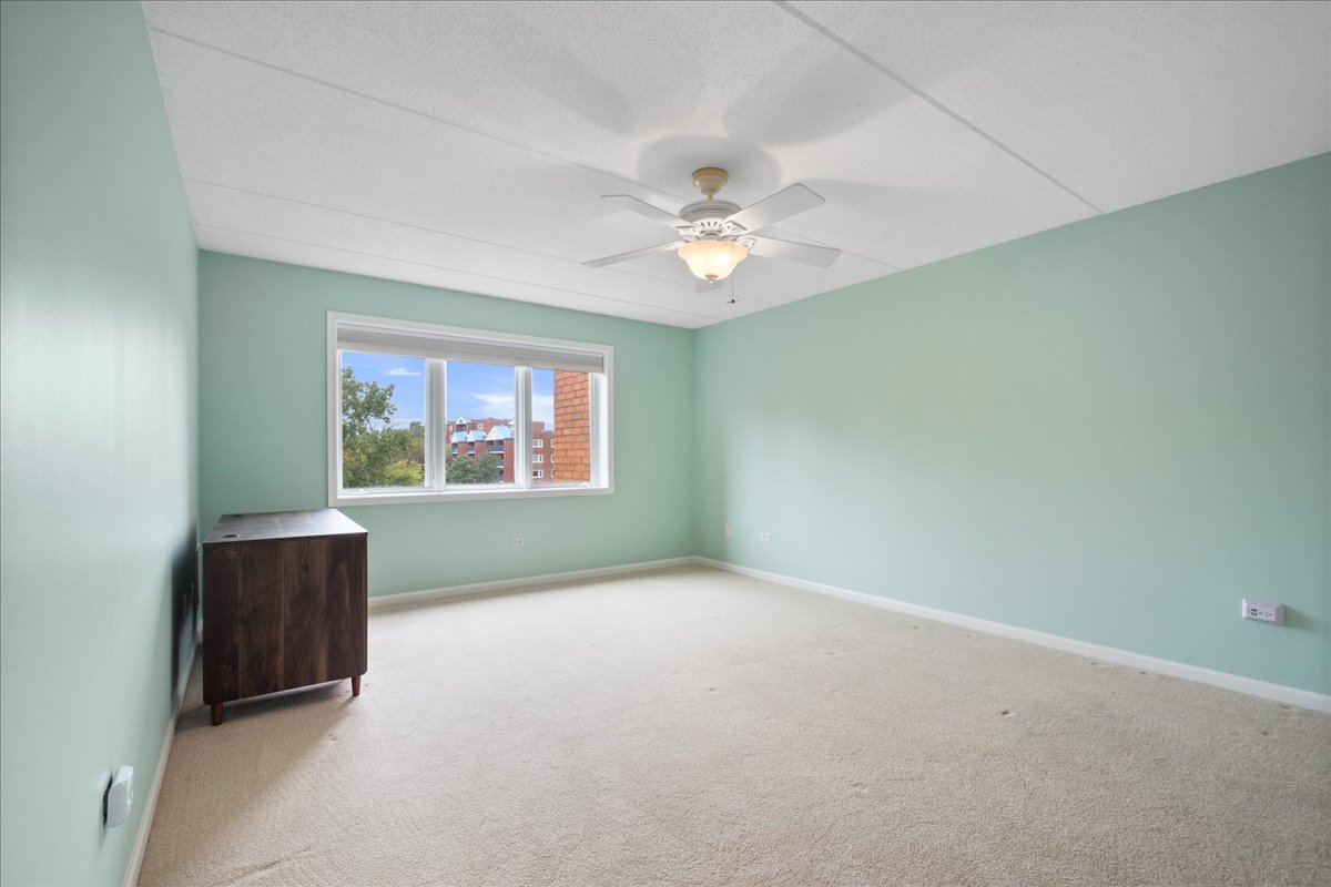 6801 N Milwaukee Avenue 402 Property Photo 13