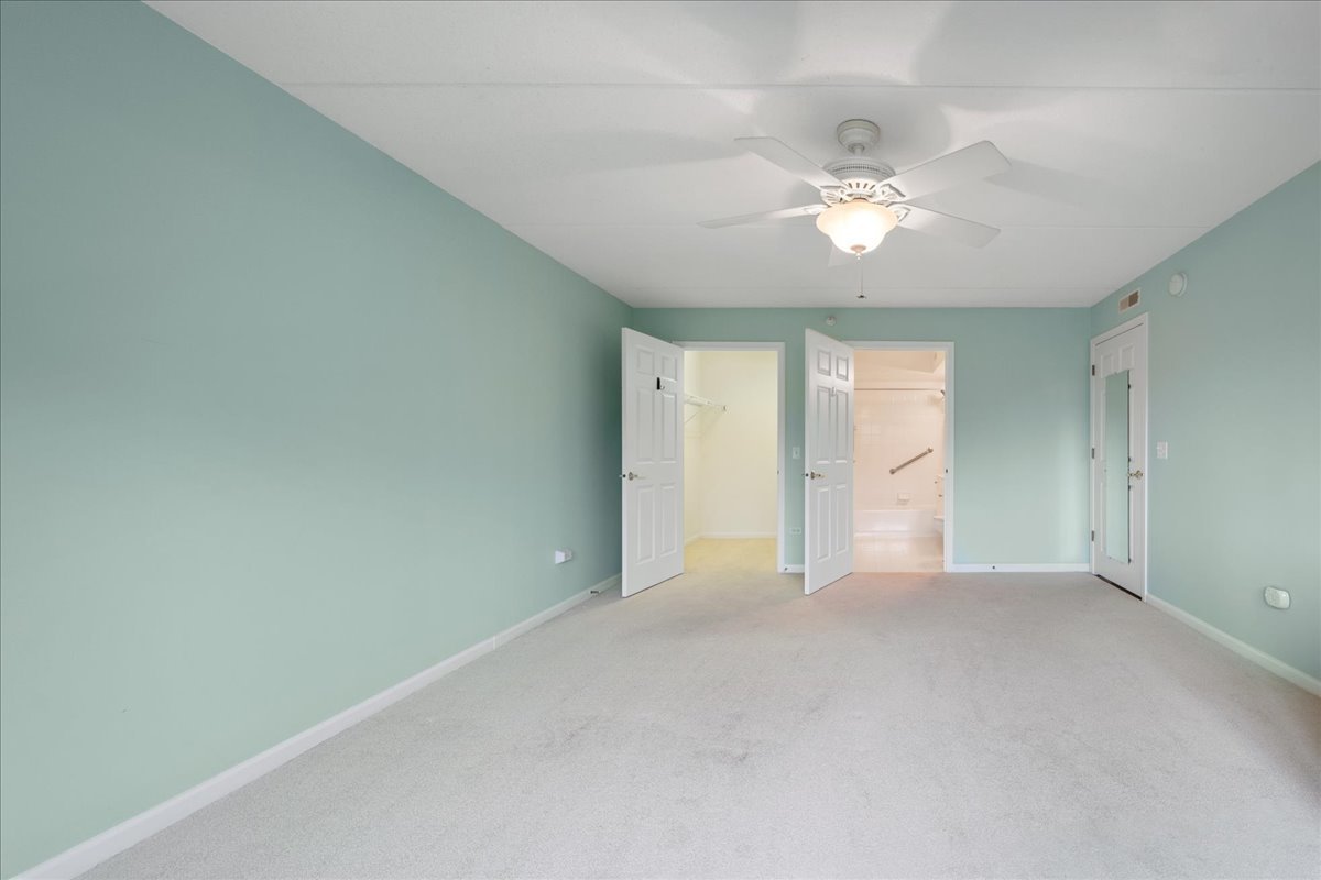 6801 N Milwaukee Avenue 402 Property Photo 14