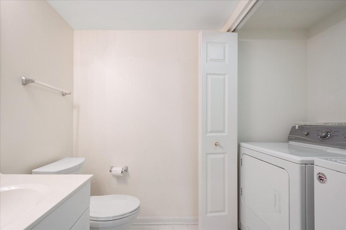 6801 N Milwaukee Avenue 402 Property Photo 17