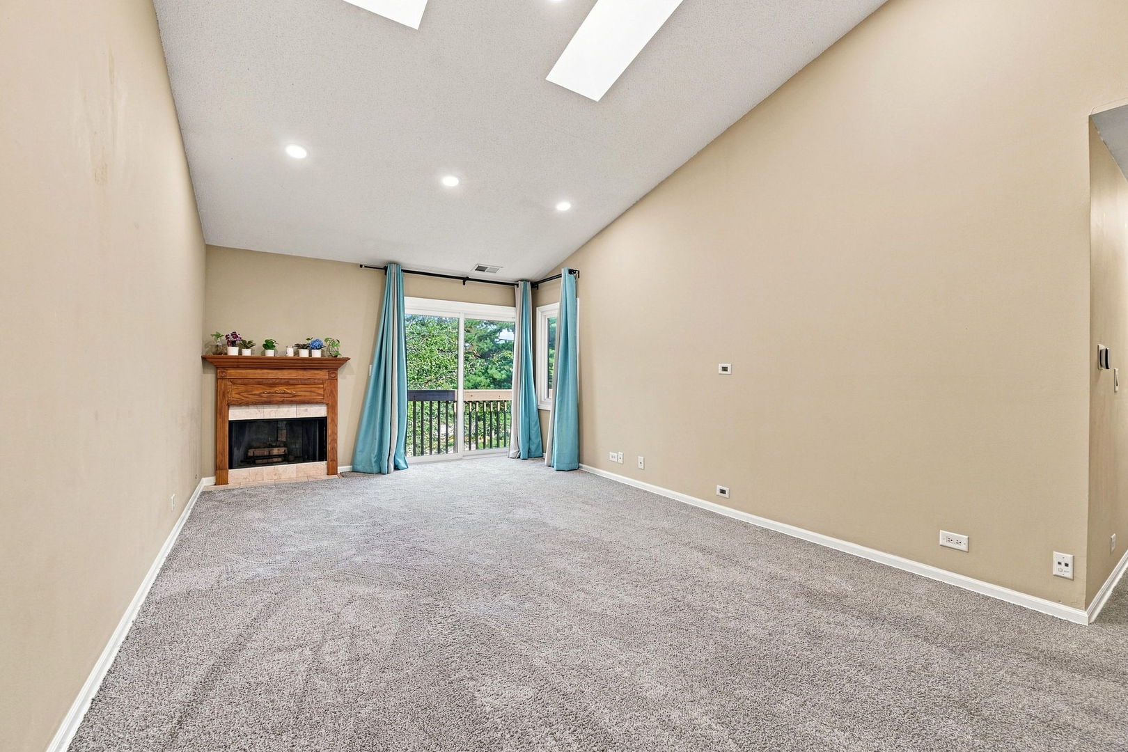 1056 N Pine Tree Circle Property Photo 12