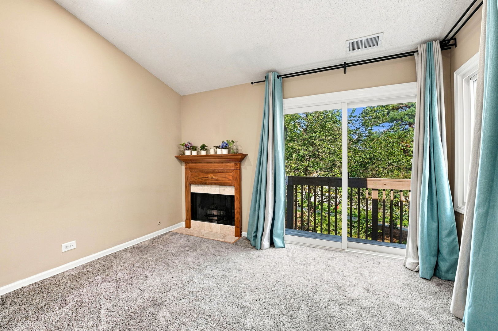 1056 N Pine Tree Circle Property Photo 13