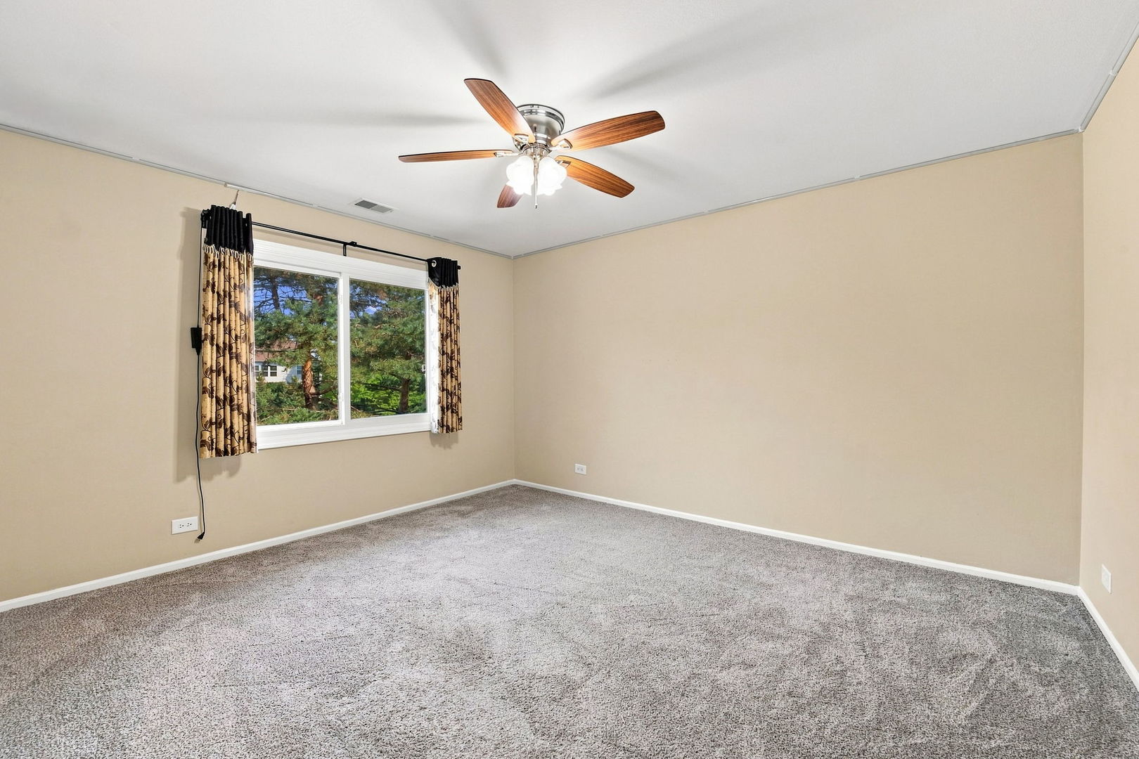 1056 N Pine Tree Circle Property Photo 21