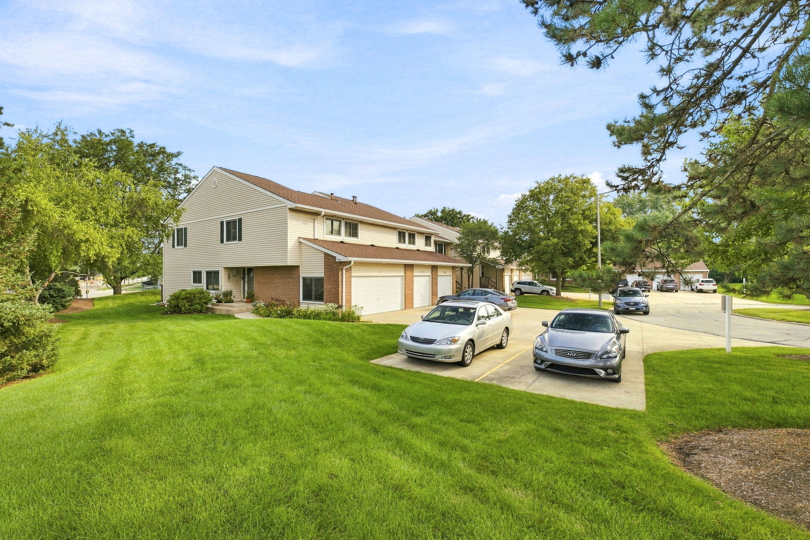 1056 N Pine Tree Circle Property Photo 32