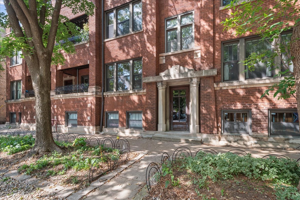 1846 W Berteau Avenue 1 Property Photo 2