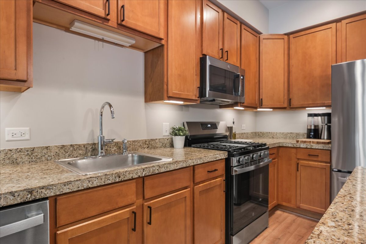 1846 W Berteau Avenue 1 Property Photo 11