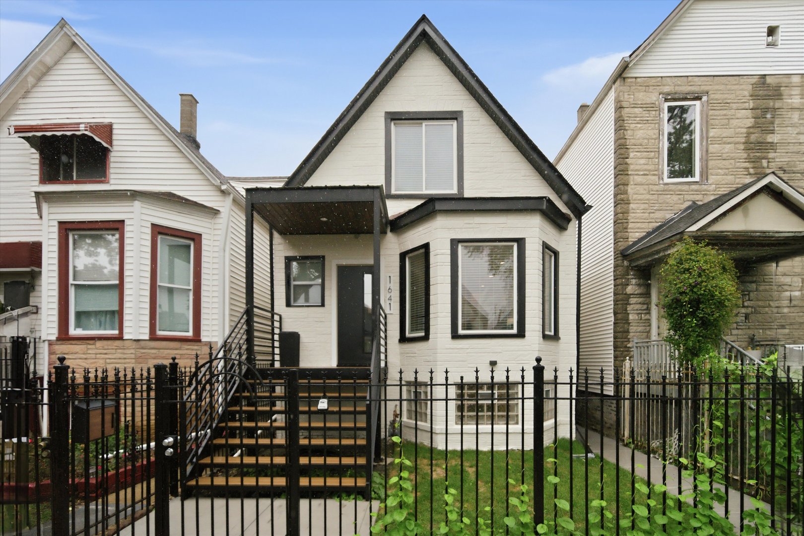 1641 N Springfield Avenue Property Photo 1