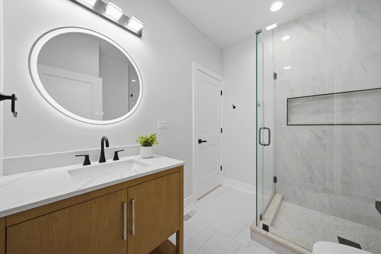 1641 N Springfield Avenue Property Photo 11