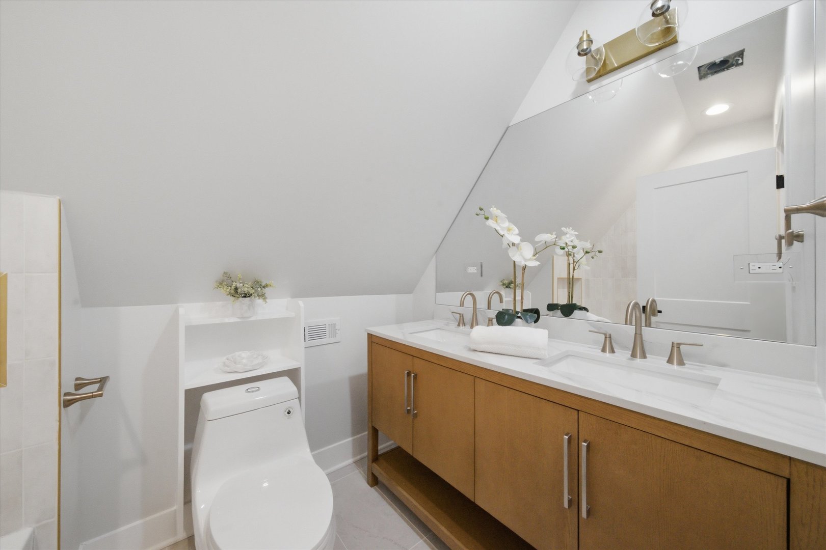 1641 N Springfield Avenue Property Photo 12