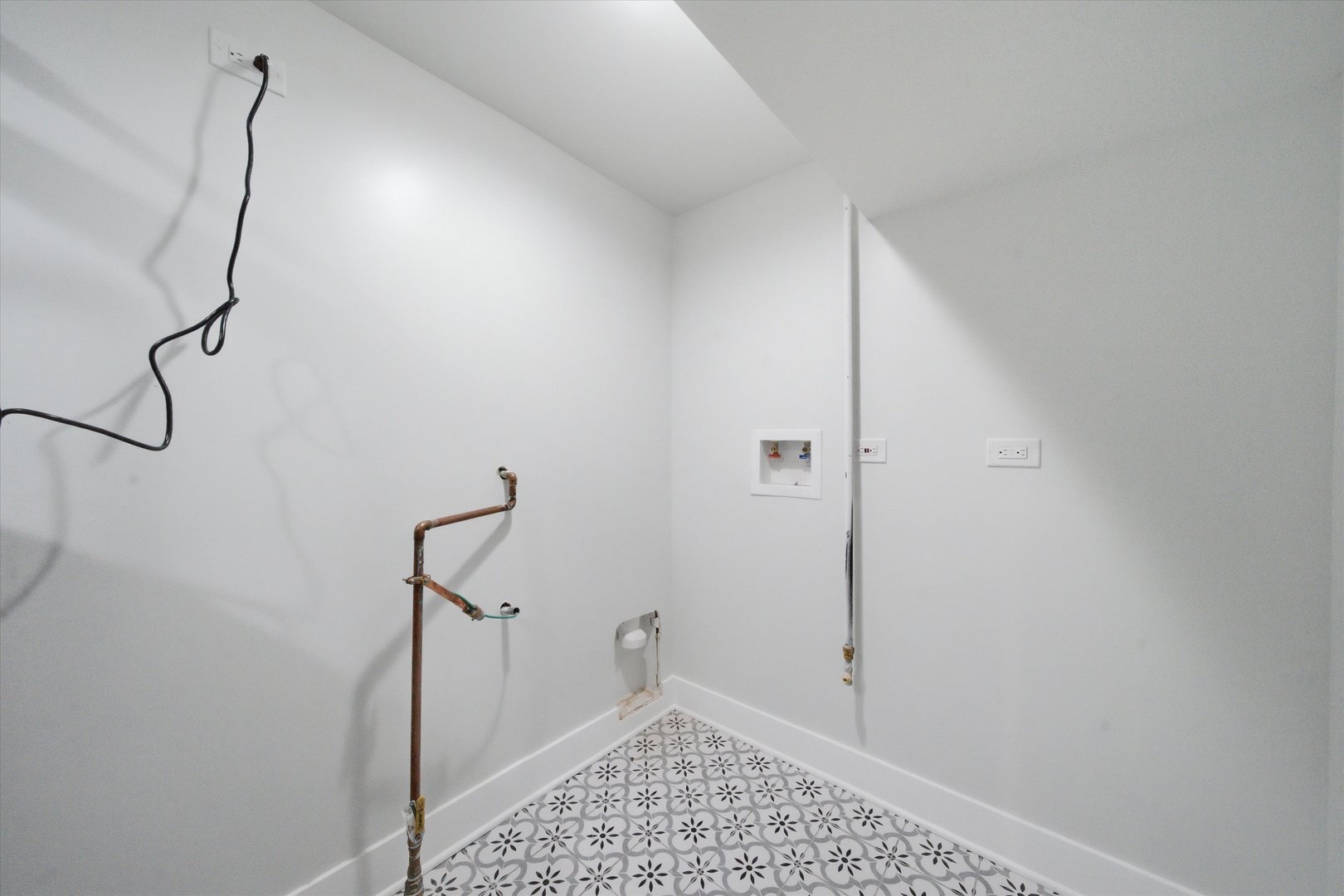 1641 N Springfield Avenue Property Photo 17