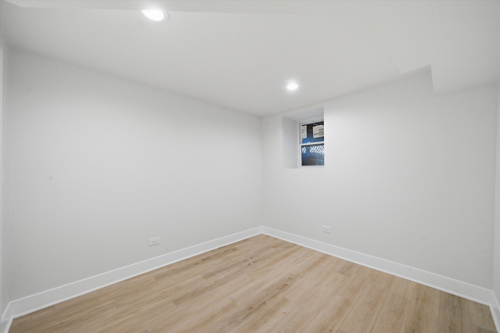 1641 N Springfield Avenue Property Photo 18