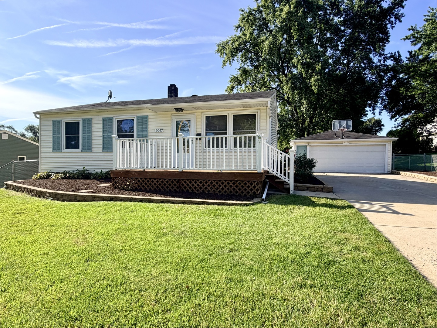 9047 W Poplar Road Property Photo 1