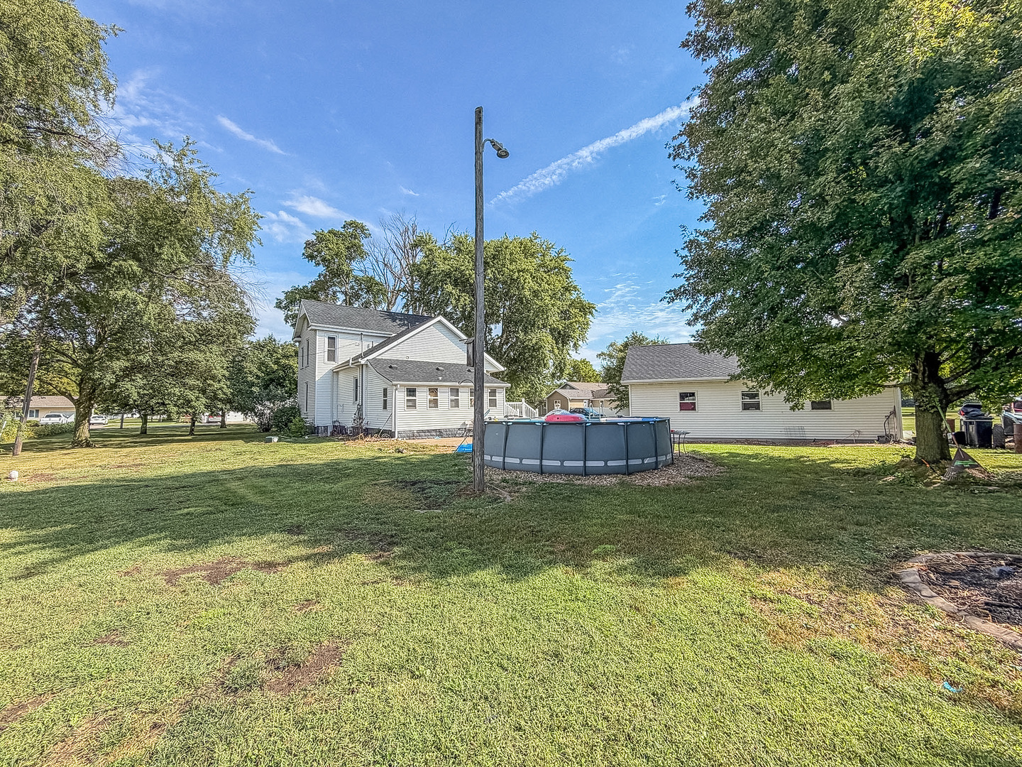 220 E 4th Street Property Photo 44