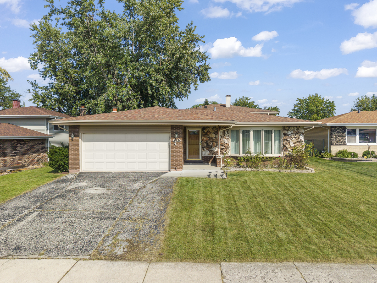 15521 Ridgeland Avenue Property Photo 2