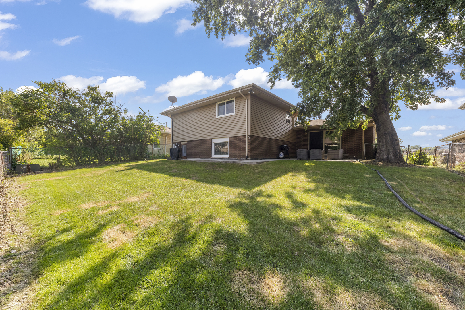 15521 Ridgeland Avenue Property Photo 3