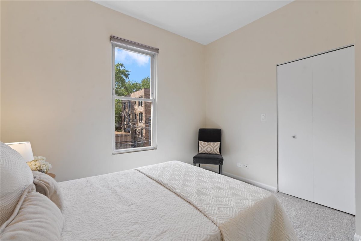 644 W Briar Place 2r Property Photo 17