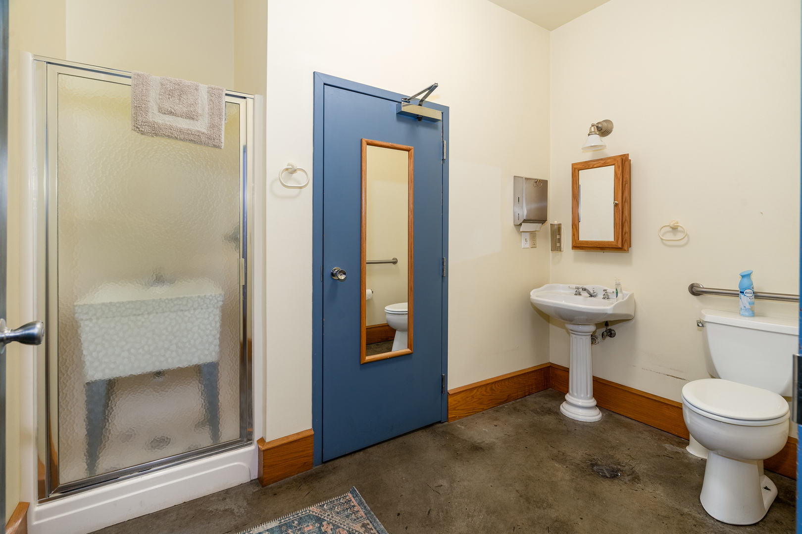 120 N Illinois Avenue Property Photo 16