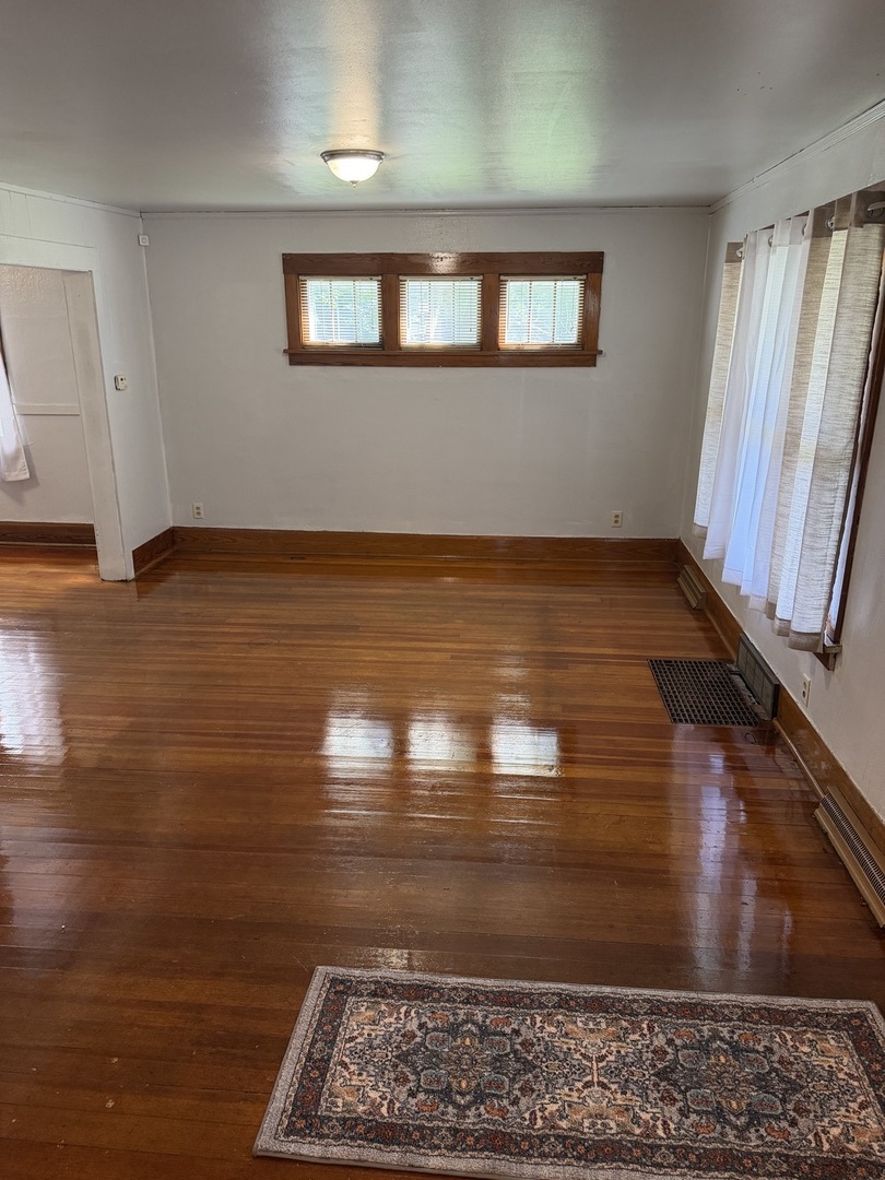 2919 Searles Avenue Property Photo 3