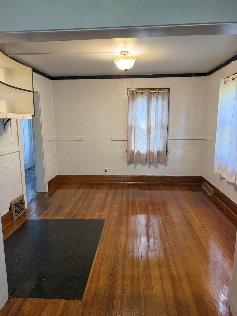 2919 Searles Avenue Property Photo 4