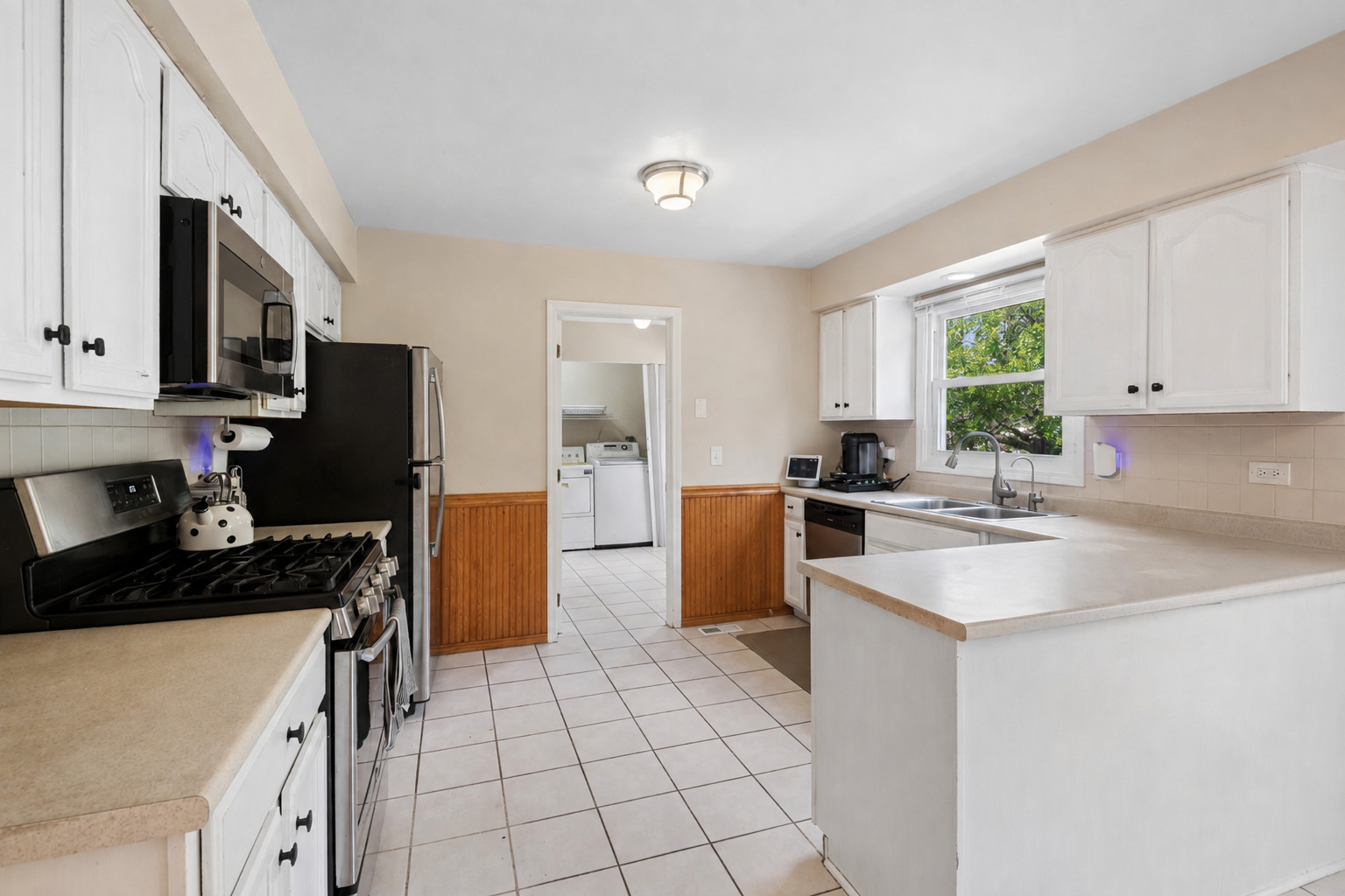 2204 Kensington Drive Property Photo 7