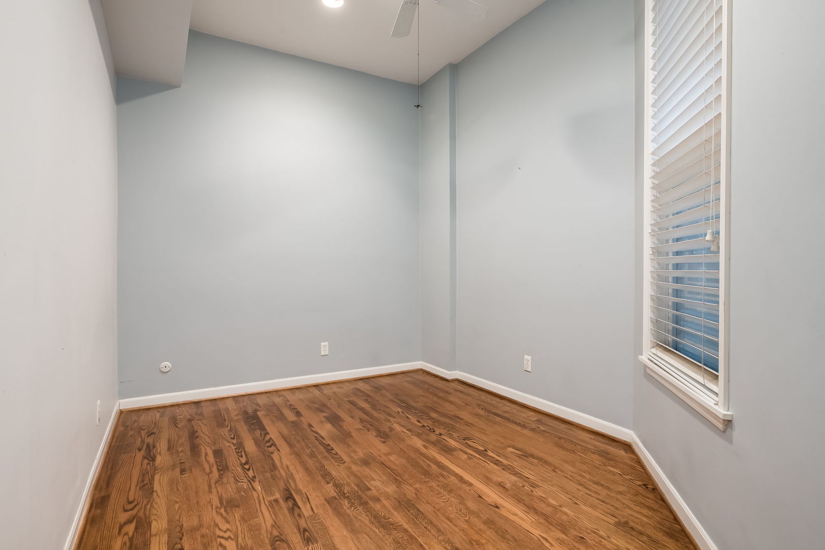 734 W Briar Place 1 Property Photo 16