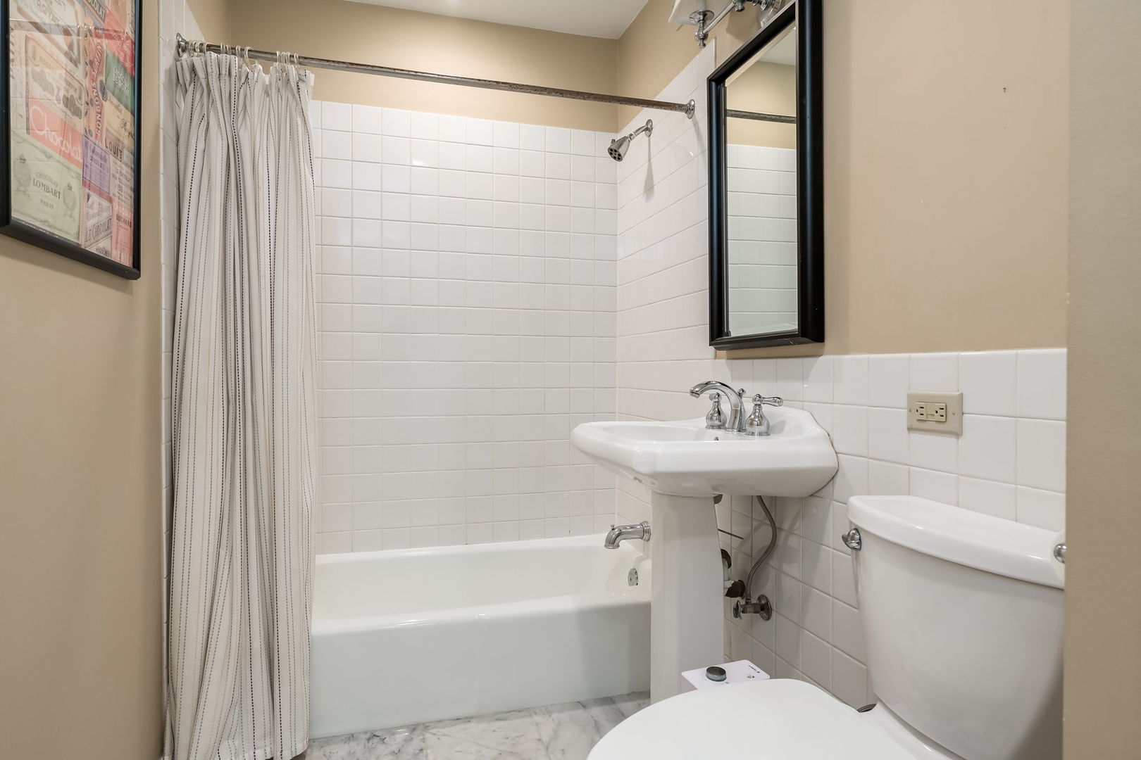 734 W Briar Place 1 Property Photo 18