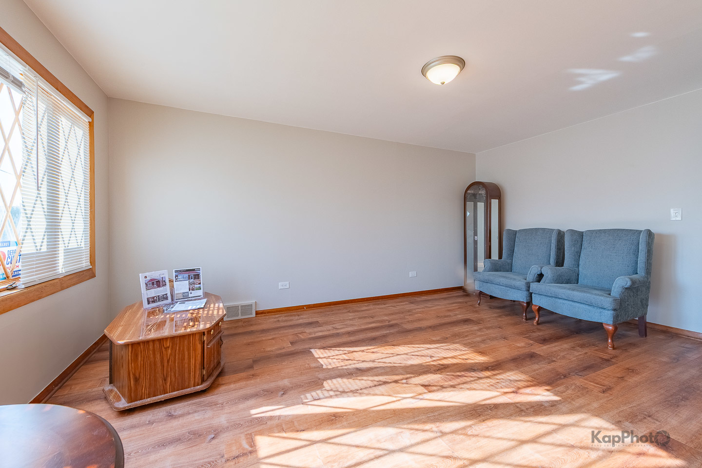 7966 S Kolin Avenue Property Photo 3