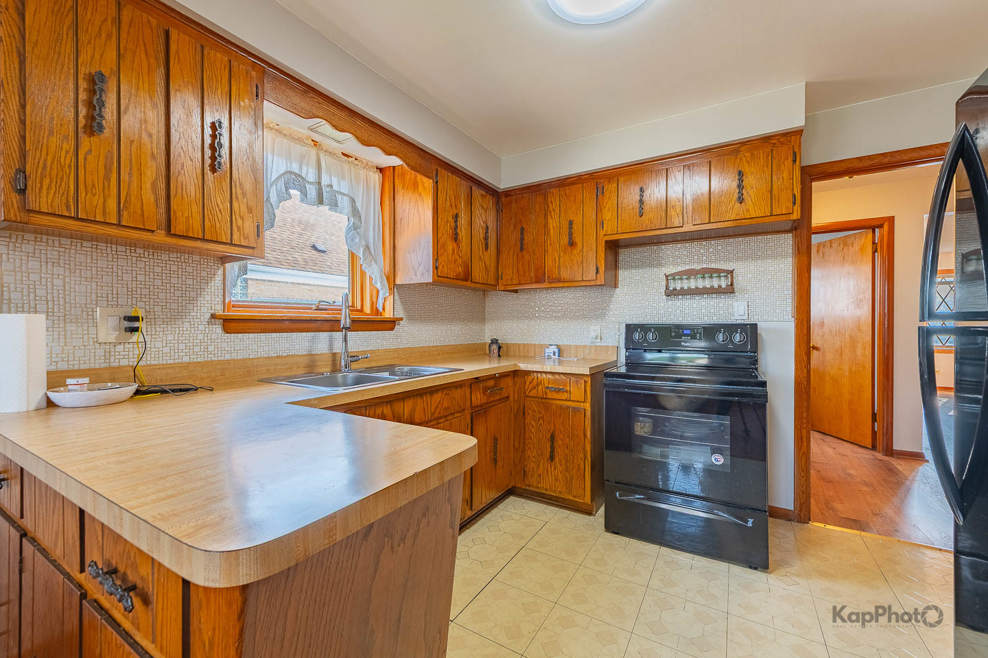7966 S Kolin Avenue Property Photo 7