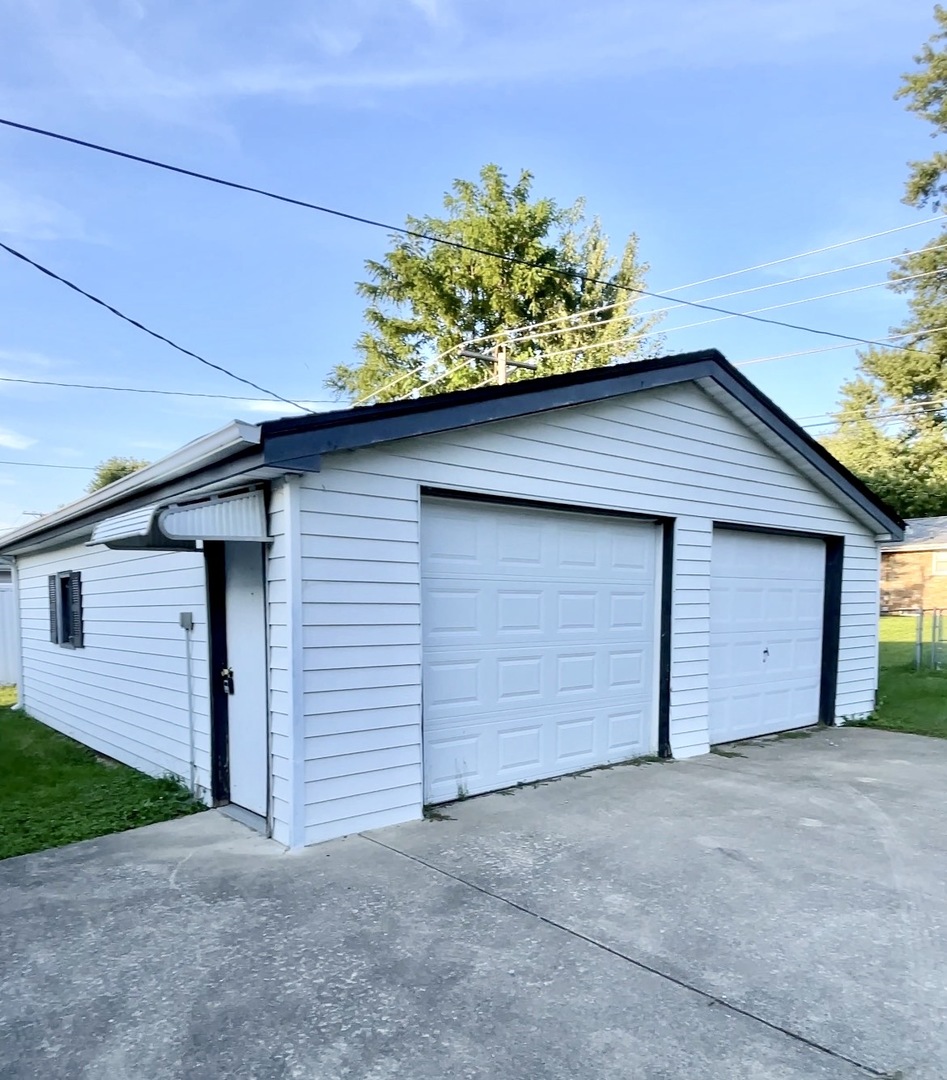 296 N Levasseur Avenue Property Photo 2