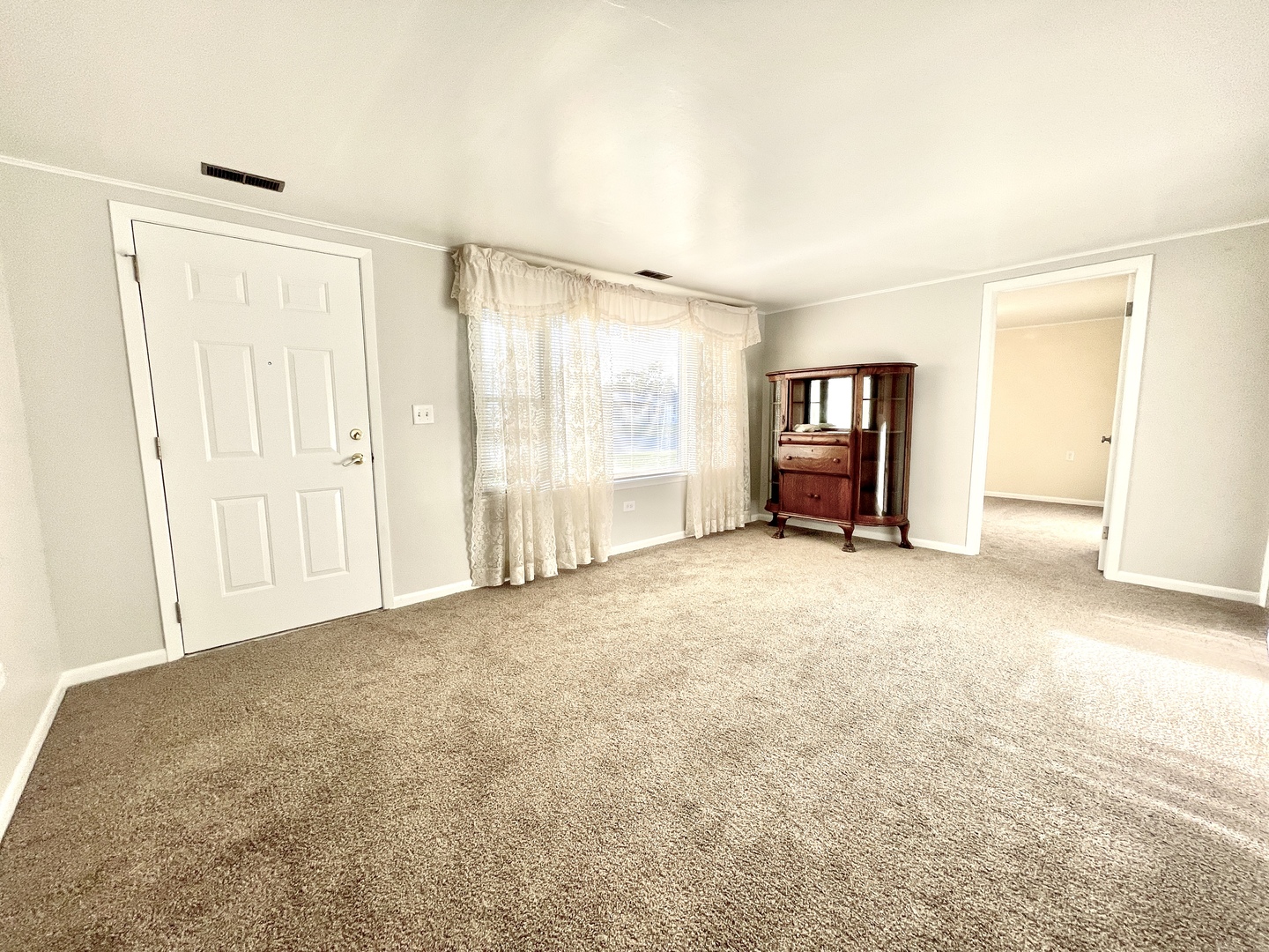 296 N Levasseur Avenue Property Photo 3