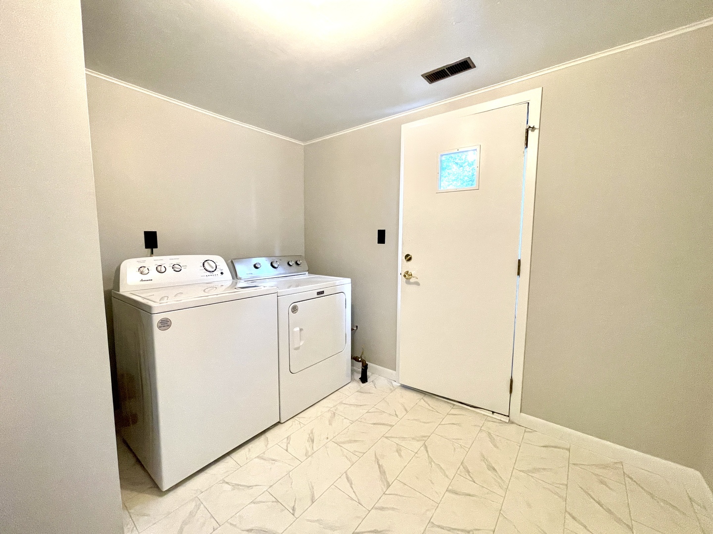 296 N Levasseur Avenue Property Photo 12