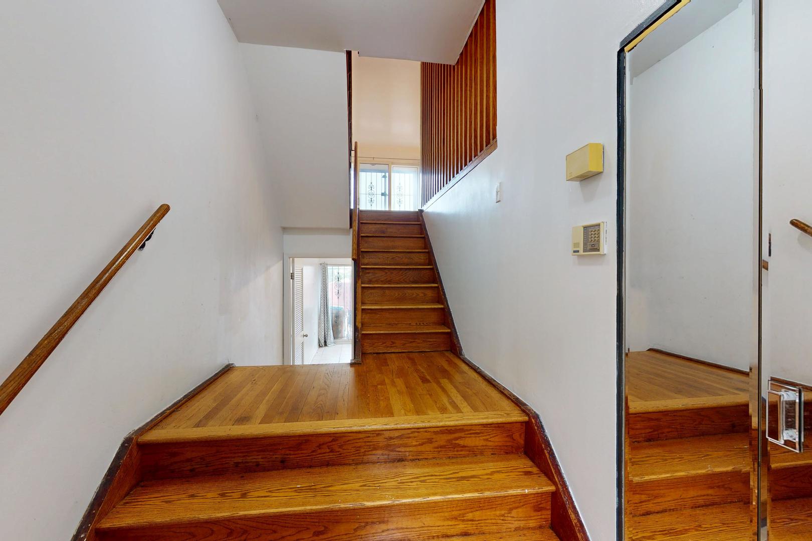 2731 S Michigan Avenue Property Photo 3