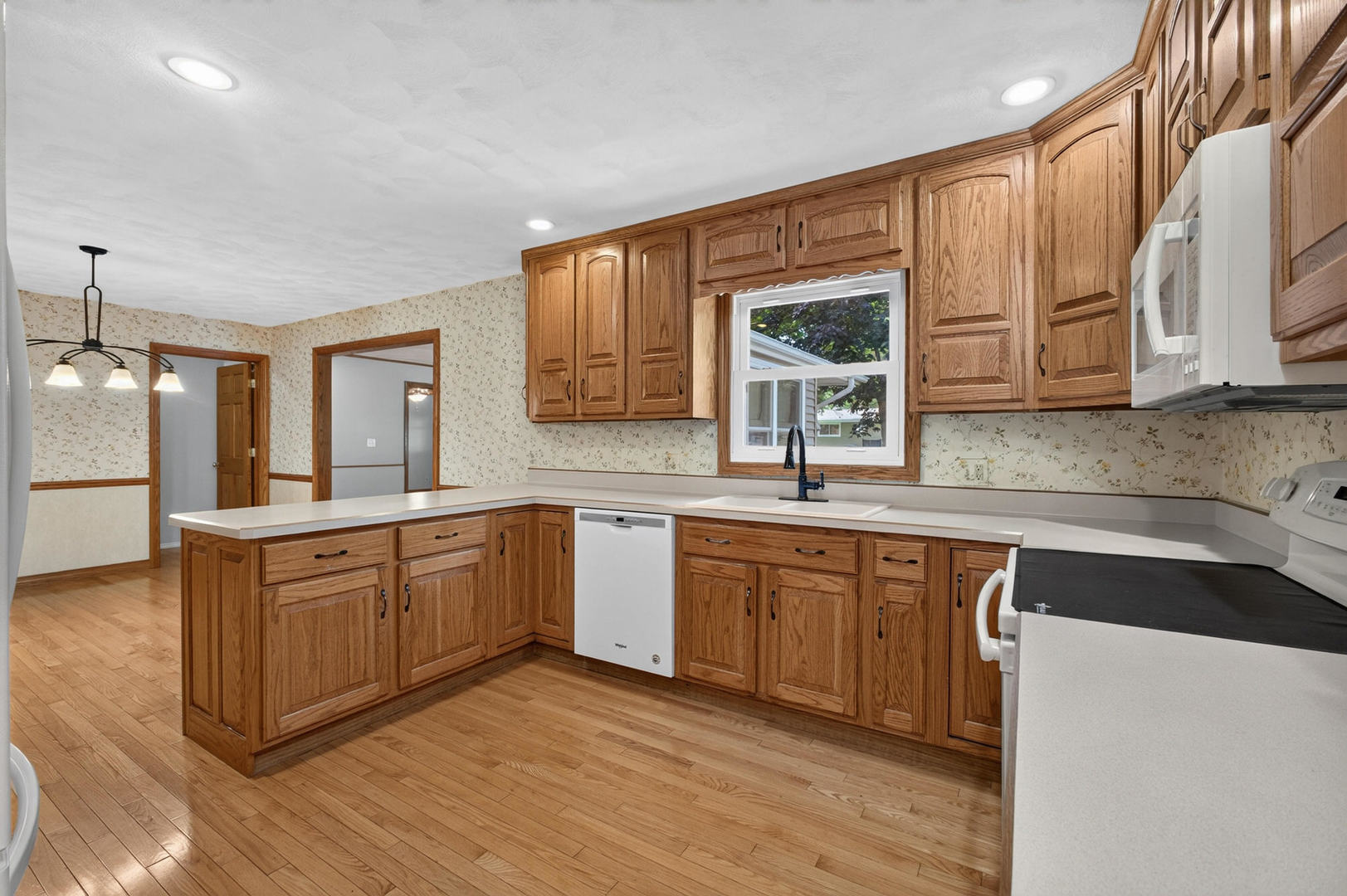 714 Cardinal Court Property Photo 21