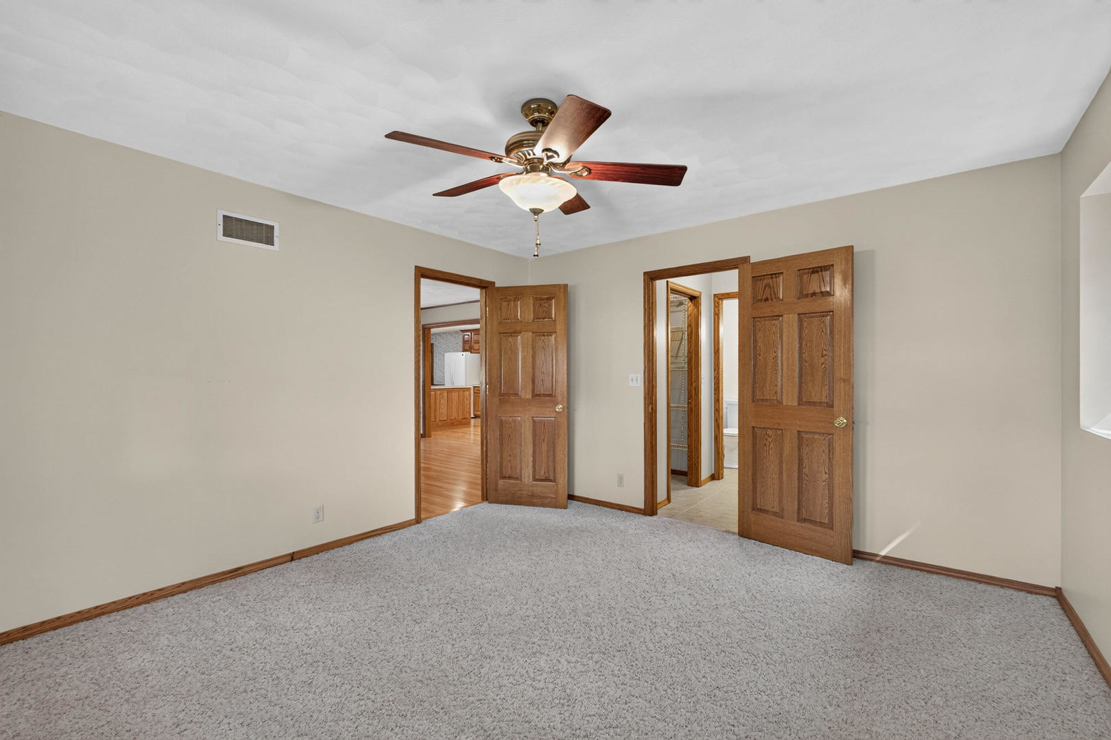 714 Cardinal Court Property Photo 27