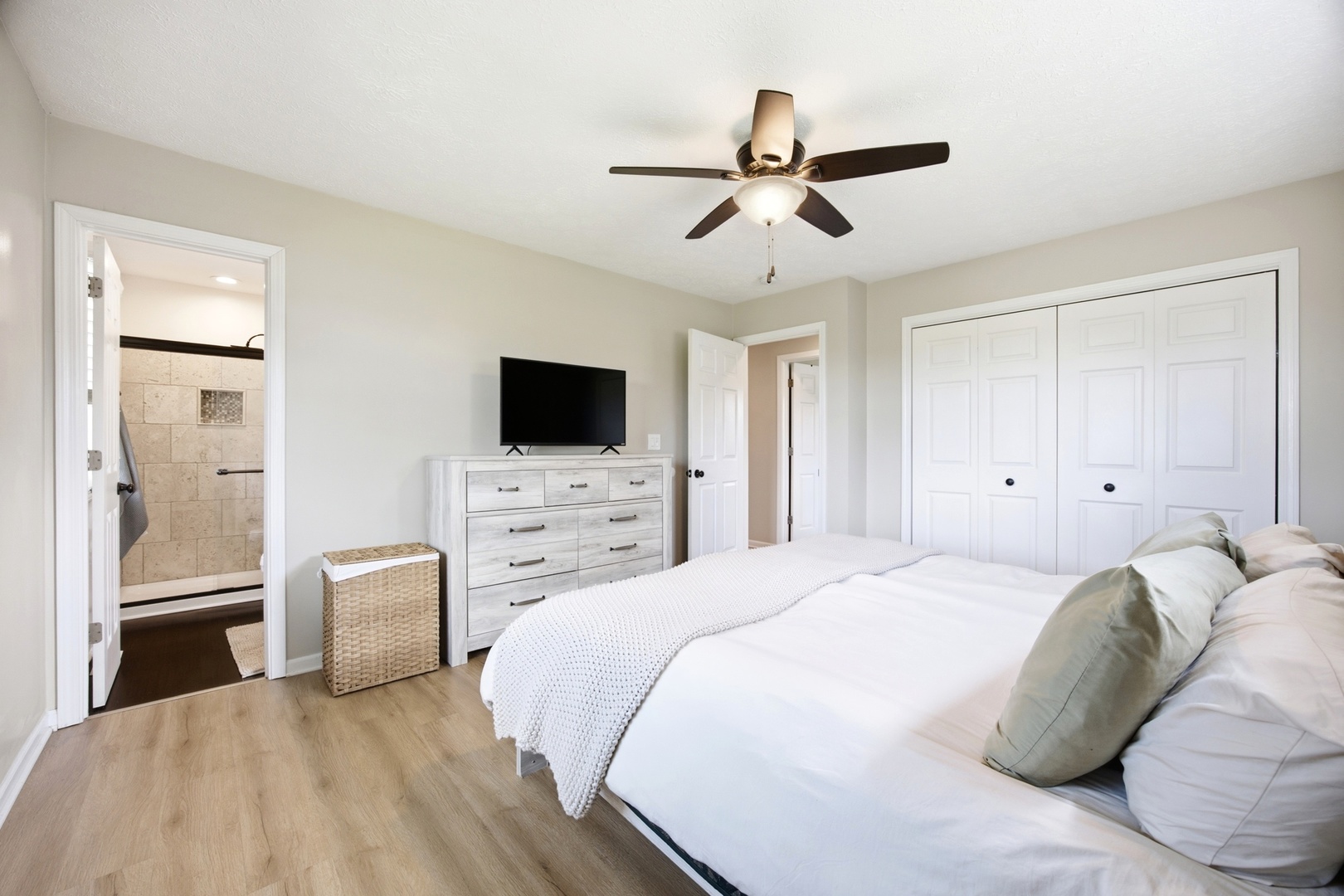 6058 Lora Lane Property Photo 12
