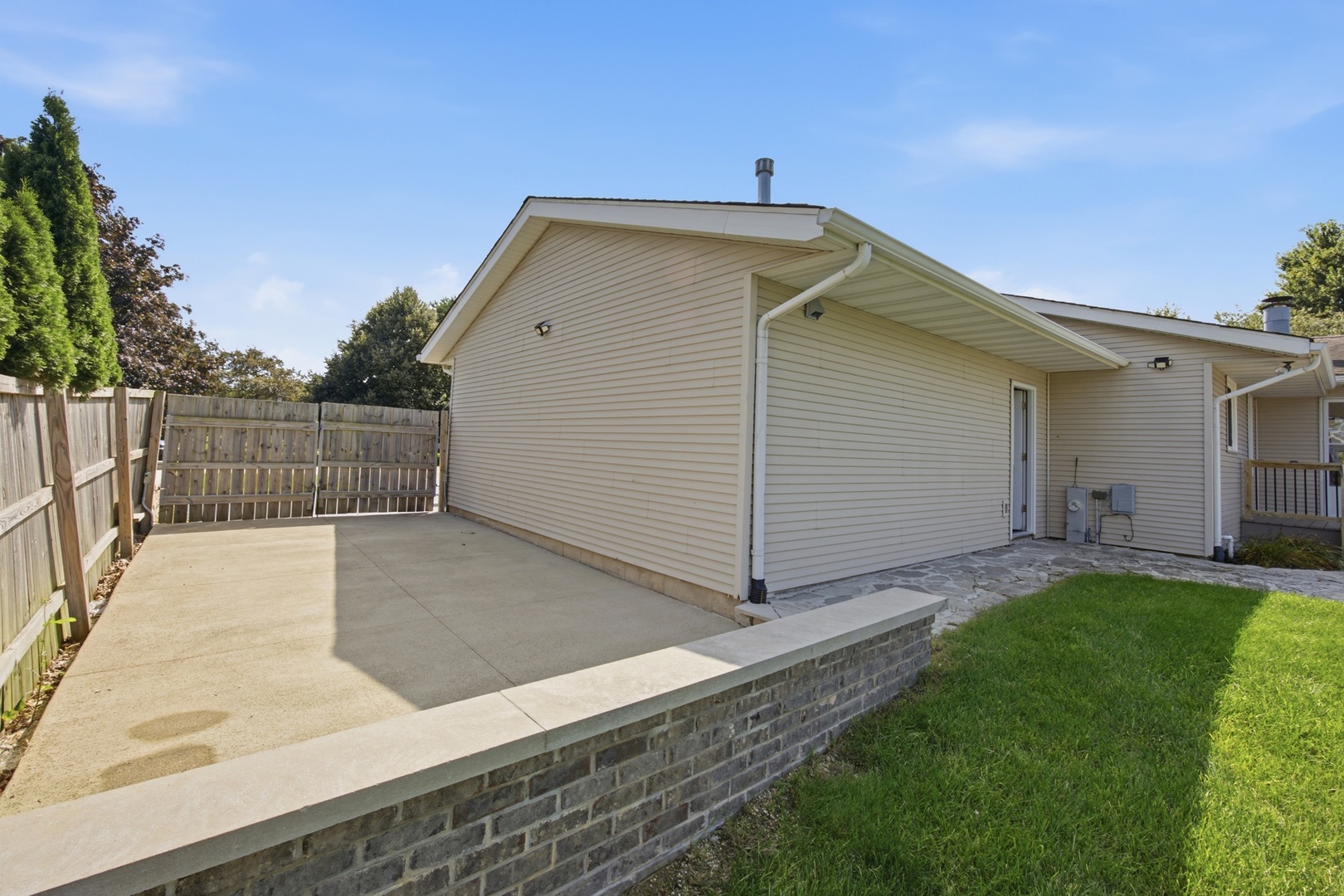 6058 Lora Lane Property Photo 27