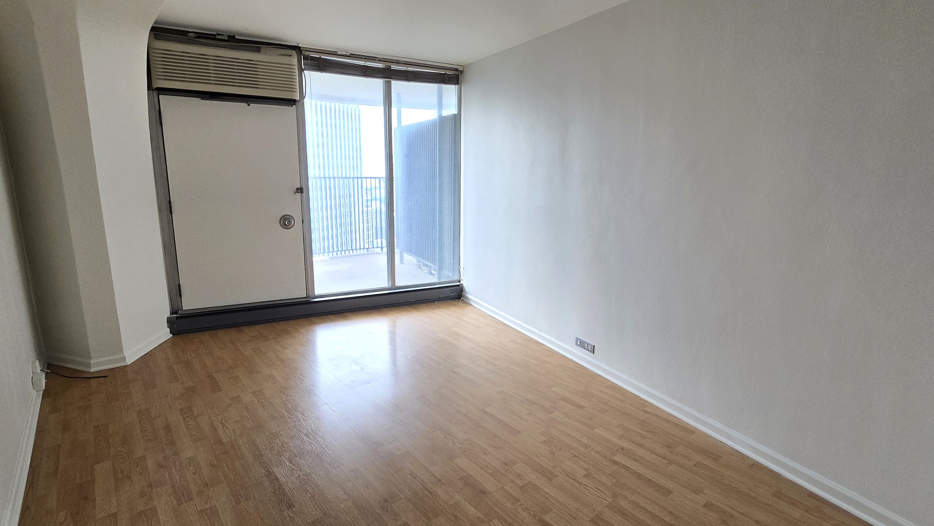300 N State Street 5009 Property Photo 10