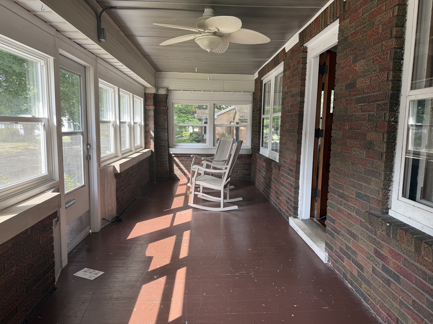 1106 E Olive Street Property Photo 2
