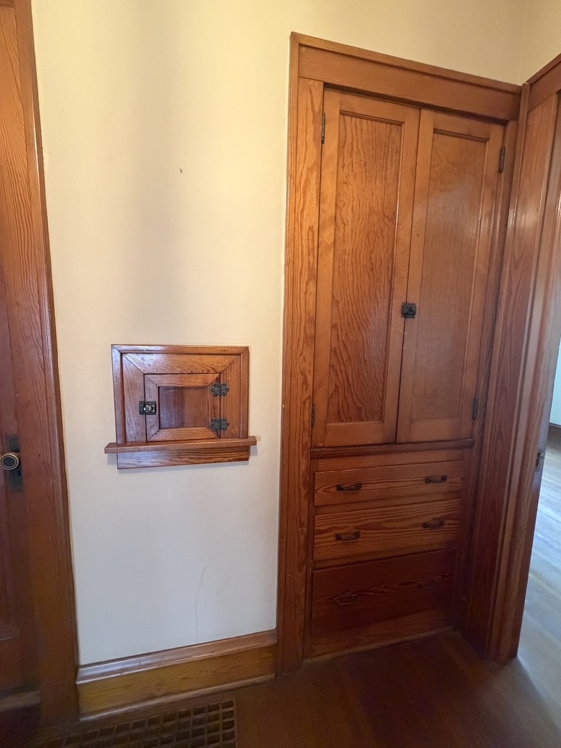 1106 E Olive Street Property Photo 14