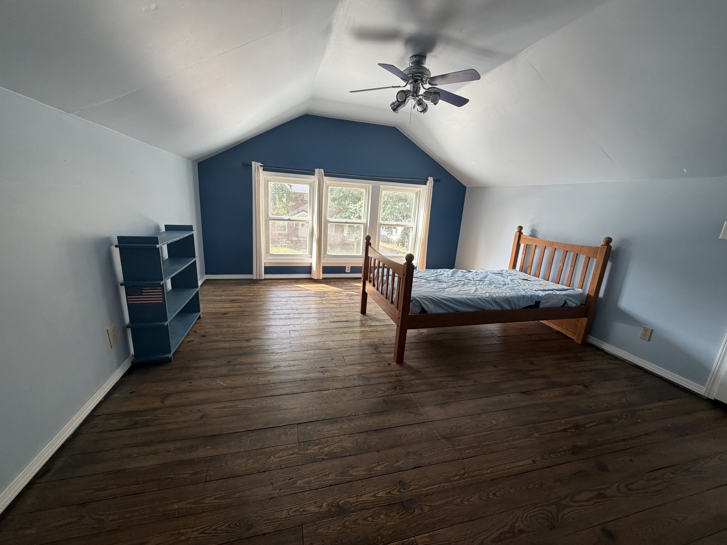 1106 E Olive Street Property Photo 18