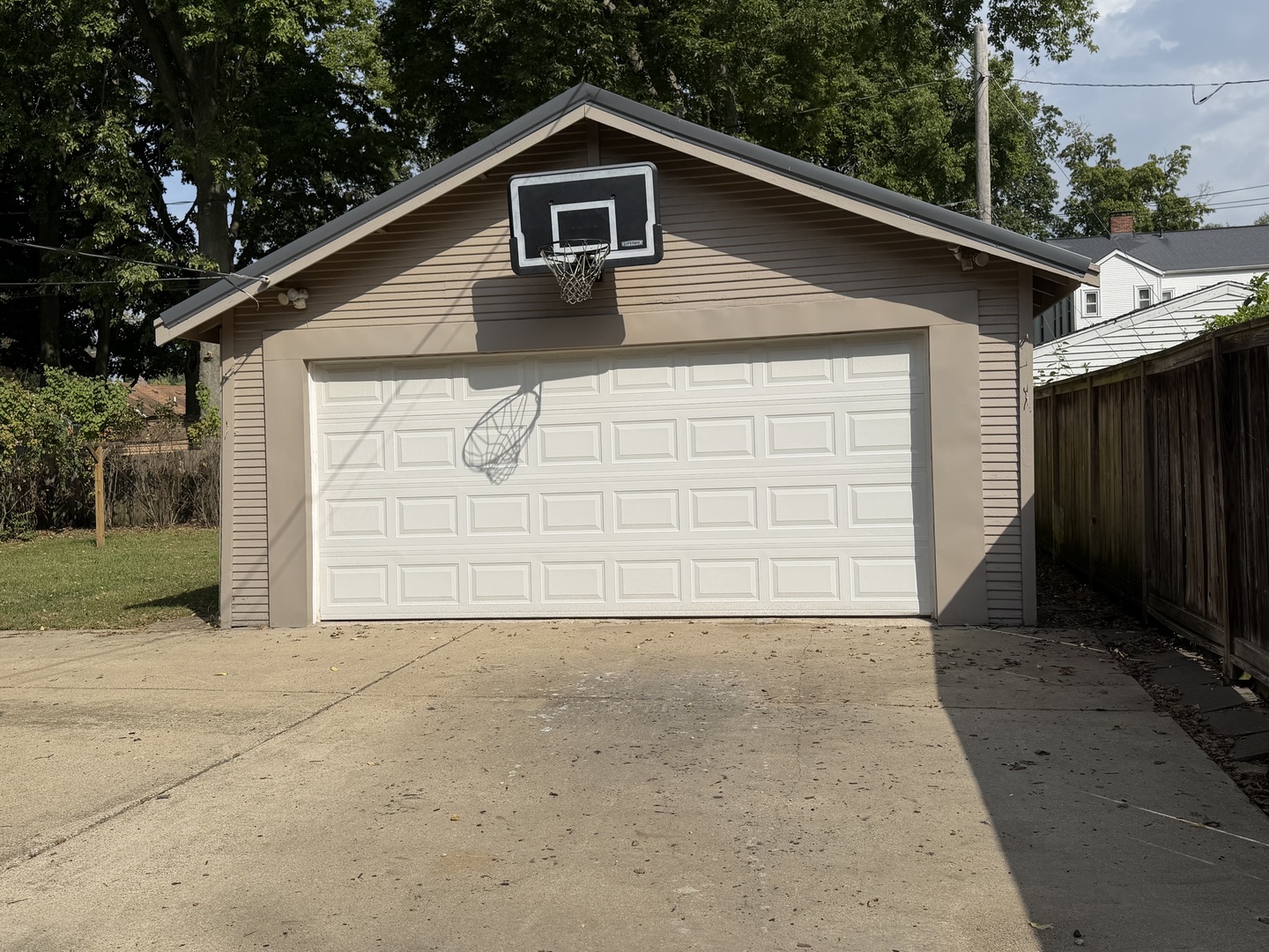 1106 E Olive Street Property Photo 26
