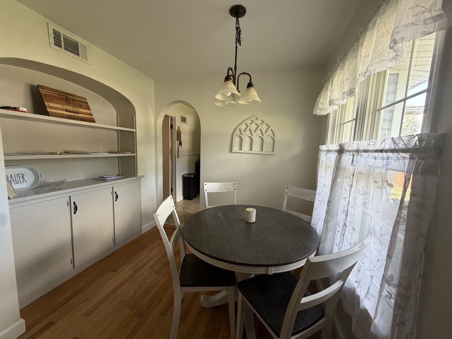 320 Anderson Street Property Photo 4